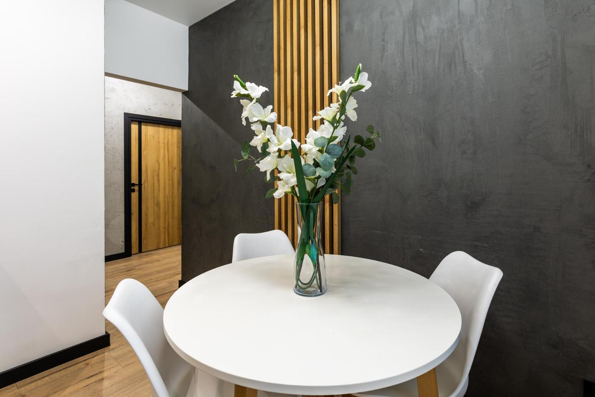 Apartamenty Premium, Faktura Vat, Zrodlowa Centrum Parter Ground Floor Parking Super Lokalizacja Two Bedrooms Kitchen 50 M2 키엘체 외부 사진