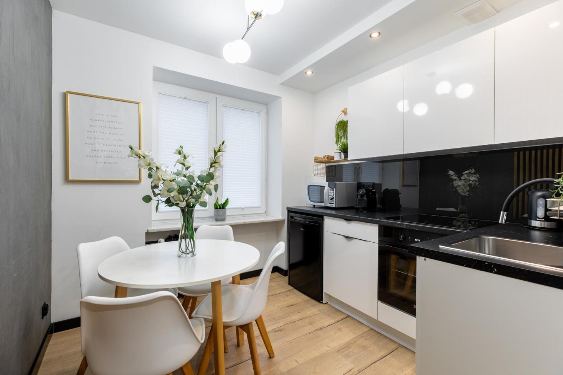 Apartamenty Premium, Faktura Vat, Zrodlowa Centrum Parter Ground Floor Parking Super Lokalizacja Two Bedrooms Kitchen 50 M2 키엘체 외부 사진